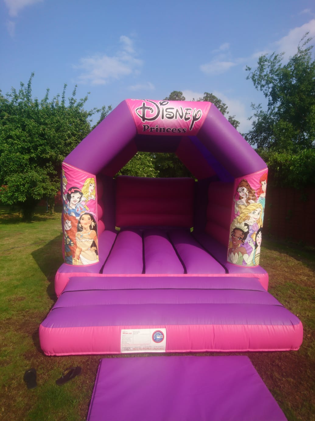 a bouncy castle from Kings Castle Hire Bouncy castle for hire